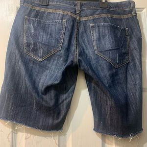 Distressed !It brand Jean shorts
